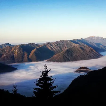 Apartman Apartmaji Pr-gujlu Sela Nad Podmelcem 5220 Tolmin Podmelec