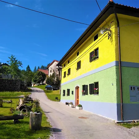 Apartman Apartmaji Pr-gujlu Sela Nad Podmelcem 5220 Tolmin Podmelec