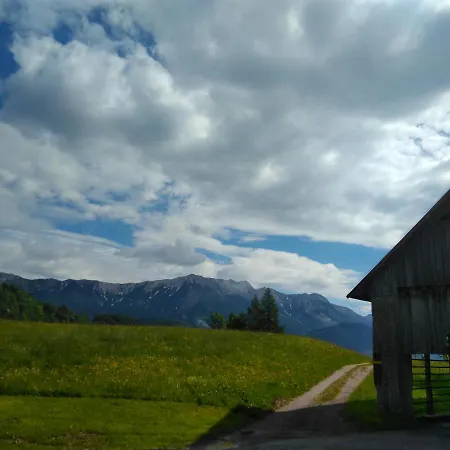 Apartmaji Pr-gujlu Sela Nad Podmelcem 5220 Tolmin *