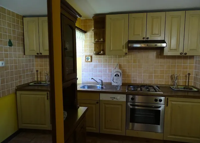 Apartmaji Pr-gujlu Sela Nad Podmelcem 5220 Tolmin Podmelec