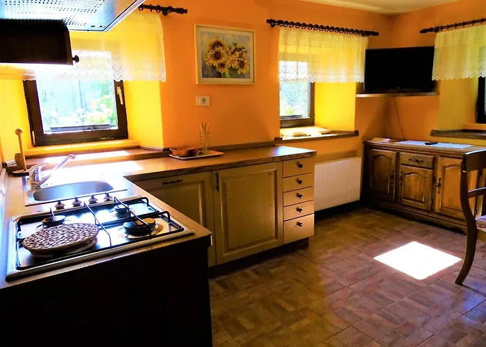 Apartmaji Pr-gujlu Sela Nad Podmelcem 5220 Tolmin *