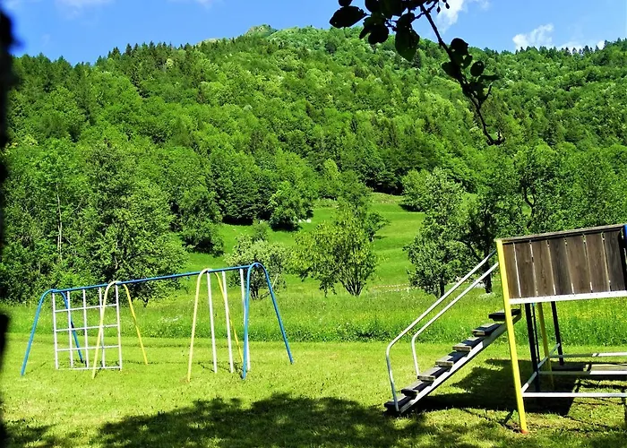 Apartmaji Pr-gujlu Sela Nad Podmelcem 5220 Tolmin