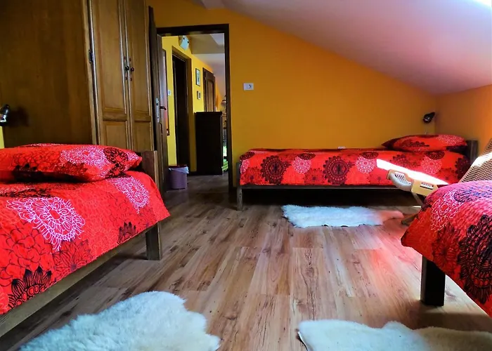 Apartmaji Pr-gujlu Sela Nad Podmelcem 5220 Tolmin